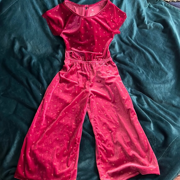 Girls M velvet burgundy w/gold glitter polka dots romper pants. Perfect for 🎄! - Picture 3 of 4
